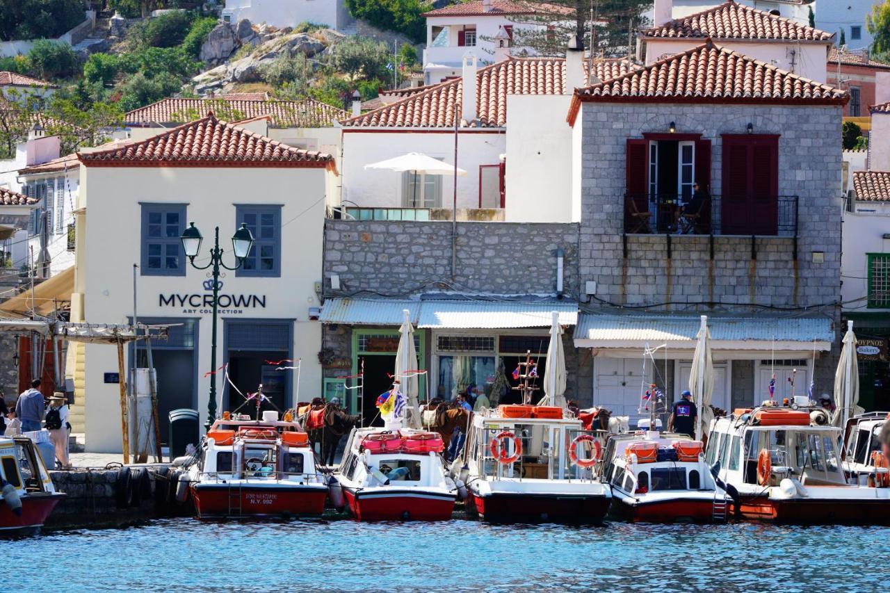 My Crown Suite, Hydra Port Luaran gambar