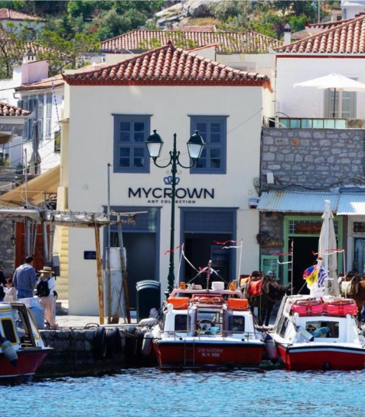 My Crown Suite, Hydra Port Luaran gambar